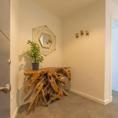 Superior, Calma, Terraza Gigante Con Vistas Al Mar Y Jacuzzi, Parking, Hasta 6 Personas *