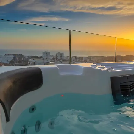 Superior, Calma, Terraza Gigante Con Vistas Al Mar Y Jacuzzi, Parking, Hasta 6 Personas