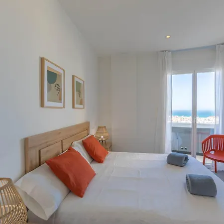Superior, Calma, Terraza Gigante Con Vistas Al Mar Y Jacuzzi, Parking, Hasta 6 Personas
